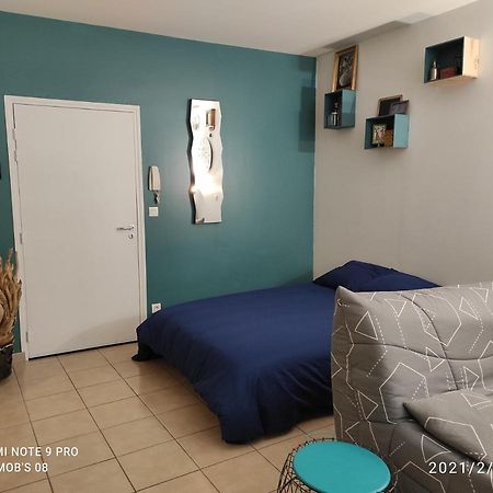 شقة سيدا  في Studio Dans Vieux Magasin 1800 المظهر الخارجي الصورة