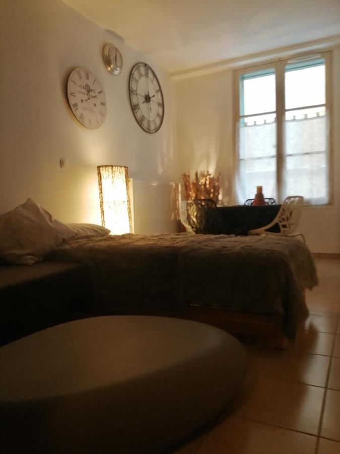 شقة سيدا  في Studio Dans Vieux Magasin 1800 المظهر الخارجي الصورة